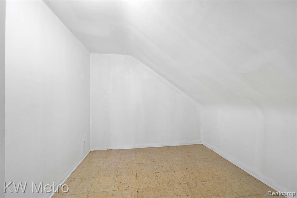 580 CAMDEN Street, Ferndale, MI 48220 — Photo 33
