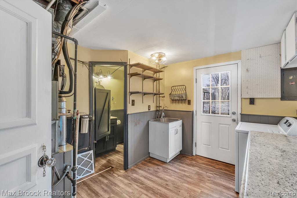 978 PANORAMA Drive, Milford, MI 48381 — Photo 15