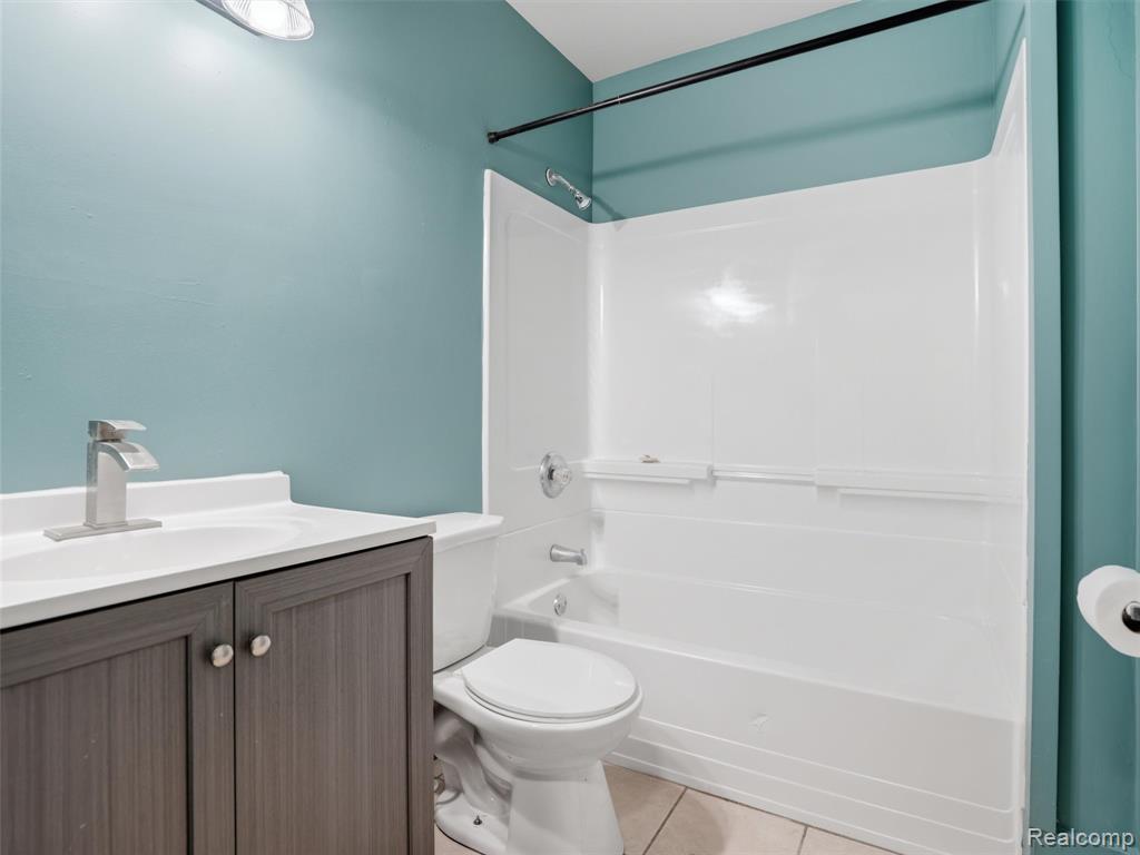 45 Kemp Street, Pontiac, MI 48342 — Photo 11