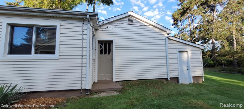 5010 Cass Elizabeth Road, Waterford, MI 48327 — Photo 5