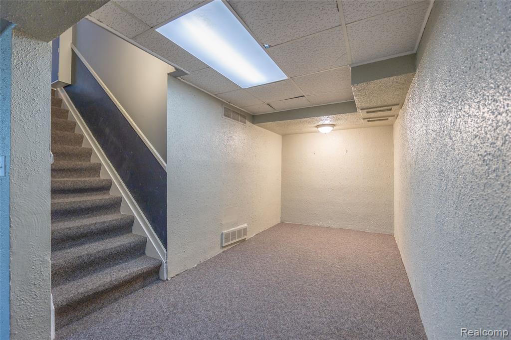 46073 Hollowoode Lane, Macomb, MI 48044 — Photo 33
