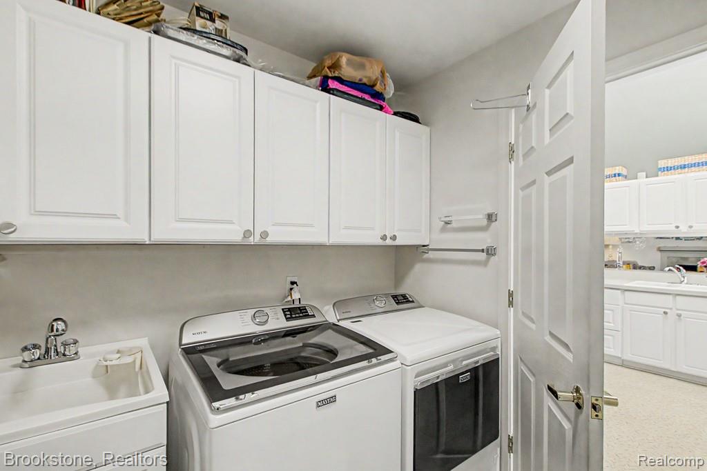 12465 Pagels Drive, 22, Grand Blanc, MI 48439 — Photo 32
