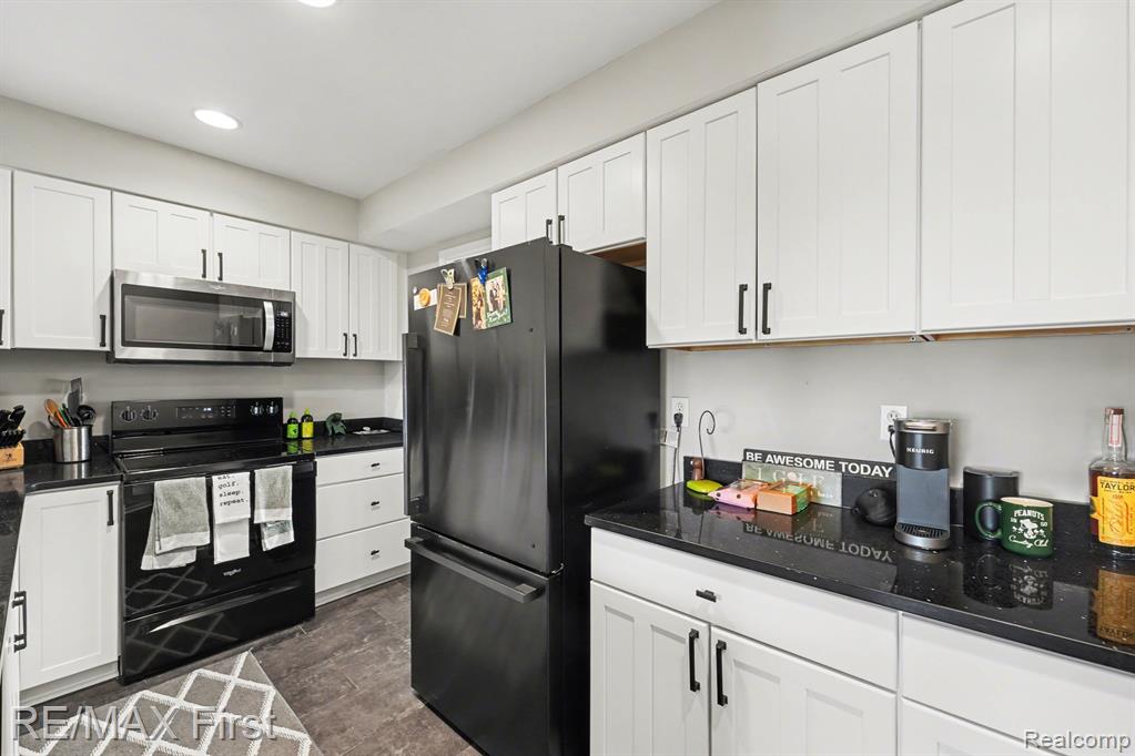31120 Hunters Drive, 98, Farmington, MI 48334 — Photo 10