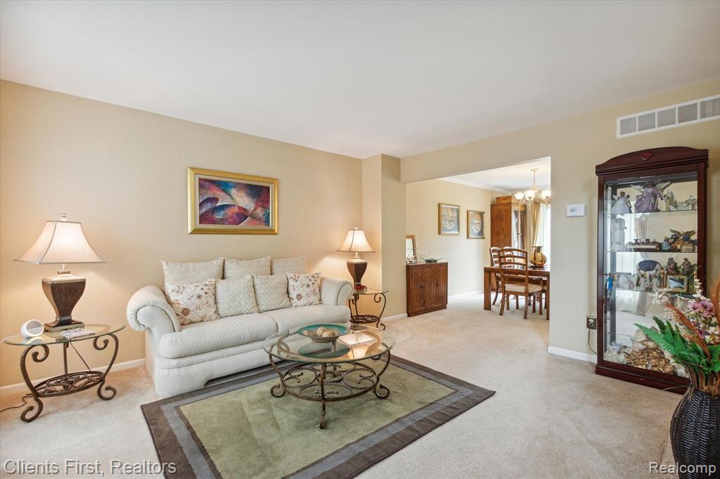 43872 N TIMBERVIEW Drive, Belleville, MI 48111 — Photo 7