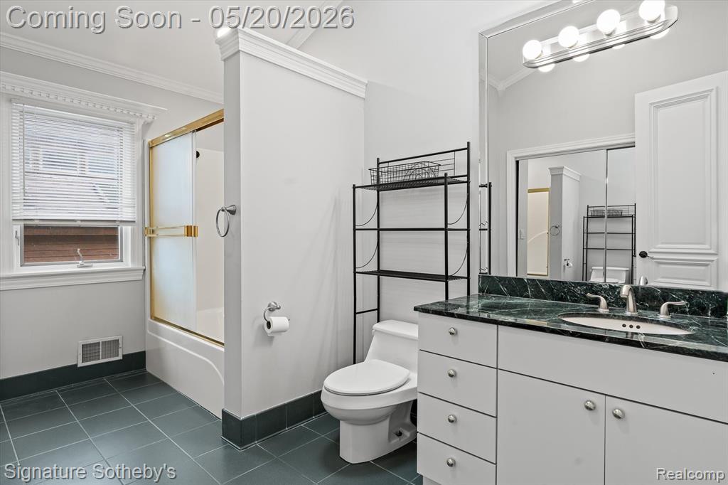 727 McDougal Drive, Waterford, MI 48327 — Photo 27
