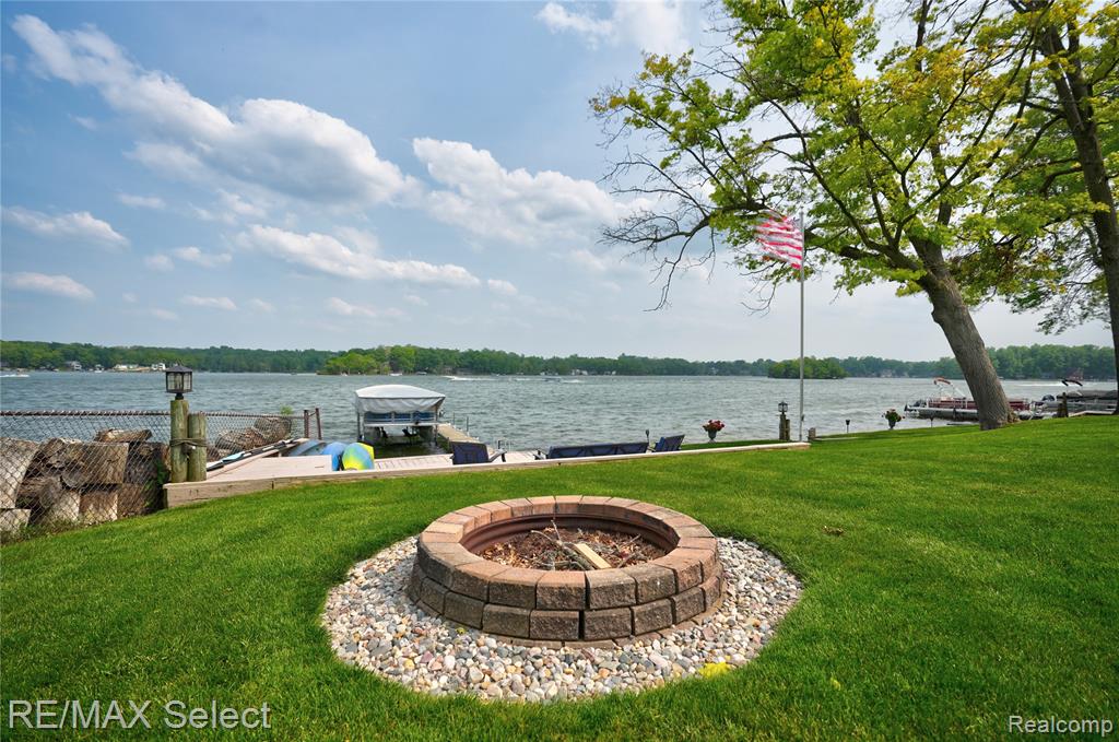 7457 Haviland Beach Drive, Linden, MI 48451 — Photo 14