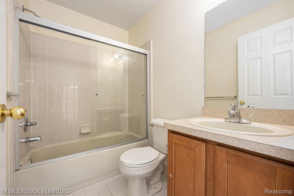 4899 Green Court, Shelby Twp, MI 48317 — Photo 10