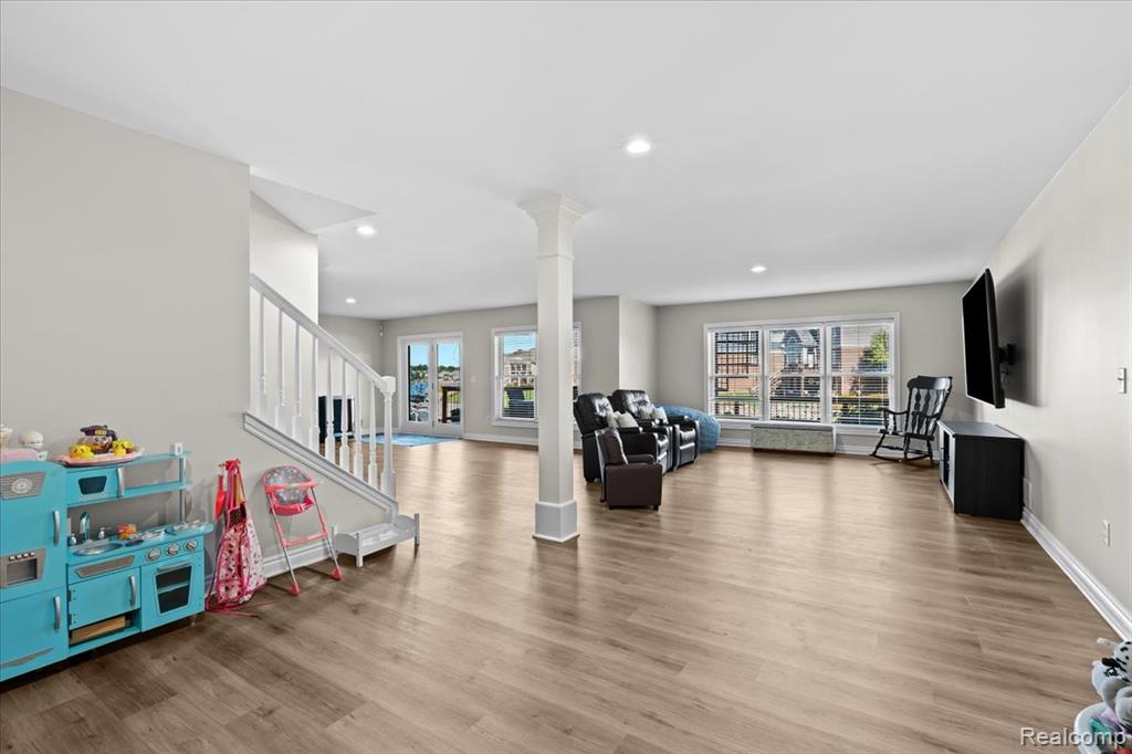 10817 Cliffview Drive, South Lyon, MI 48178 — Photo 27