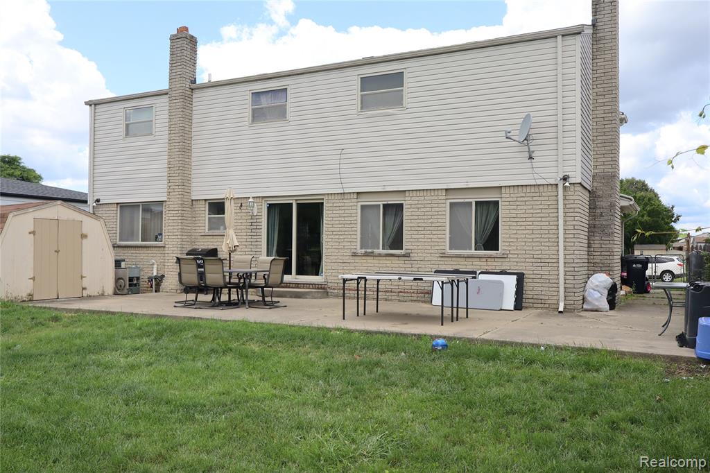 39552 Forbes Drive, Sterling Heights, MI 48310 — Photo 41