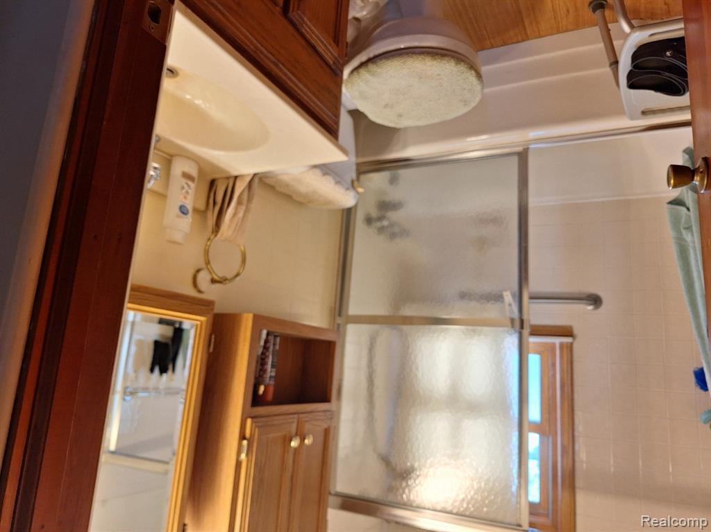 4955 Harding Street, Dearborn Heights, MI 48125 — Photo 9