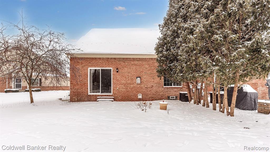 13541 CHRISTINA Lane, Belleville, MI 48111 — Photo 55