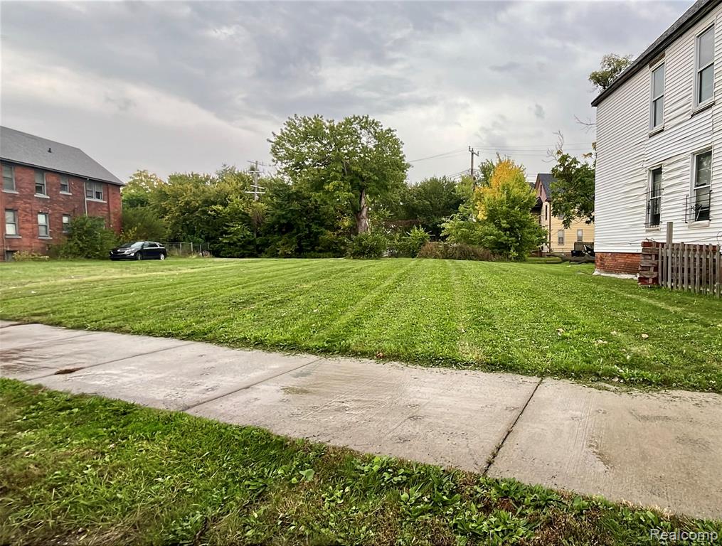 4153 W Warren Avenue, Detroit, MI 48210