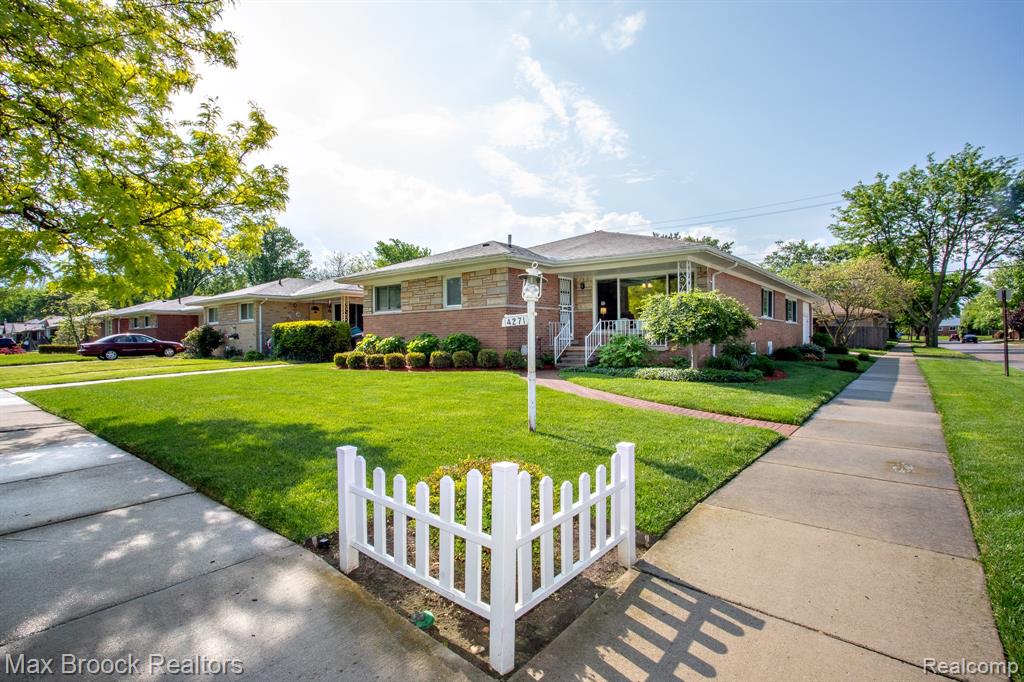 14271 Lincoln Street, Oak Park, MI 48237 — Photo 53