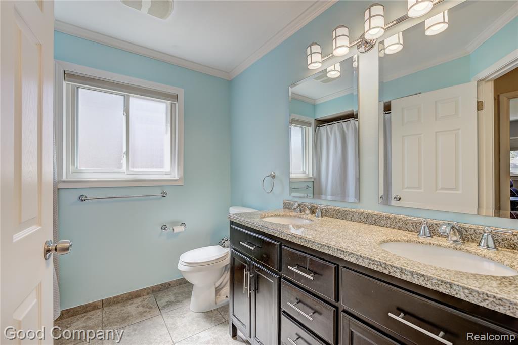 4248 Rosewold Avenue, Royal Oak, MI 48073 — Photo 17