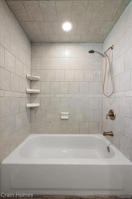 39648 Parklawn Drive, Sterling Heights, MI 48313 — Photo 35