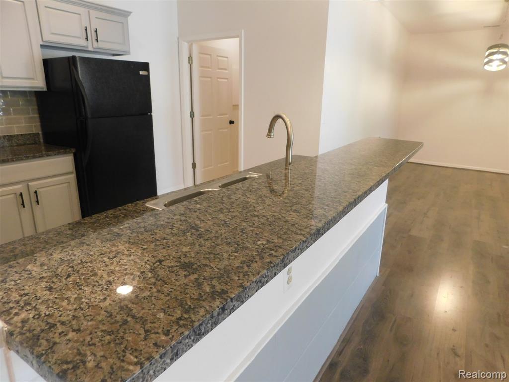 5555 Acorn Lane, Sterling Heights, MI 48314 — Photo 10