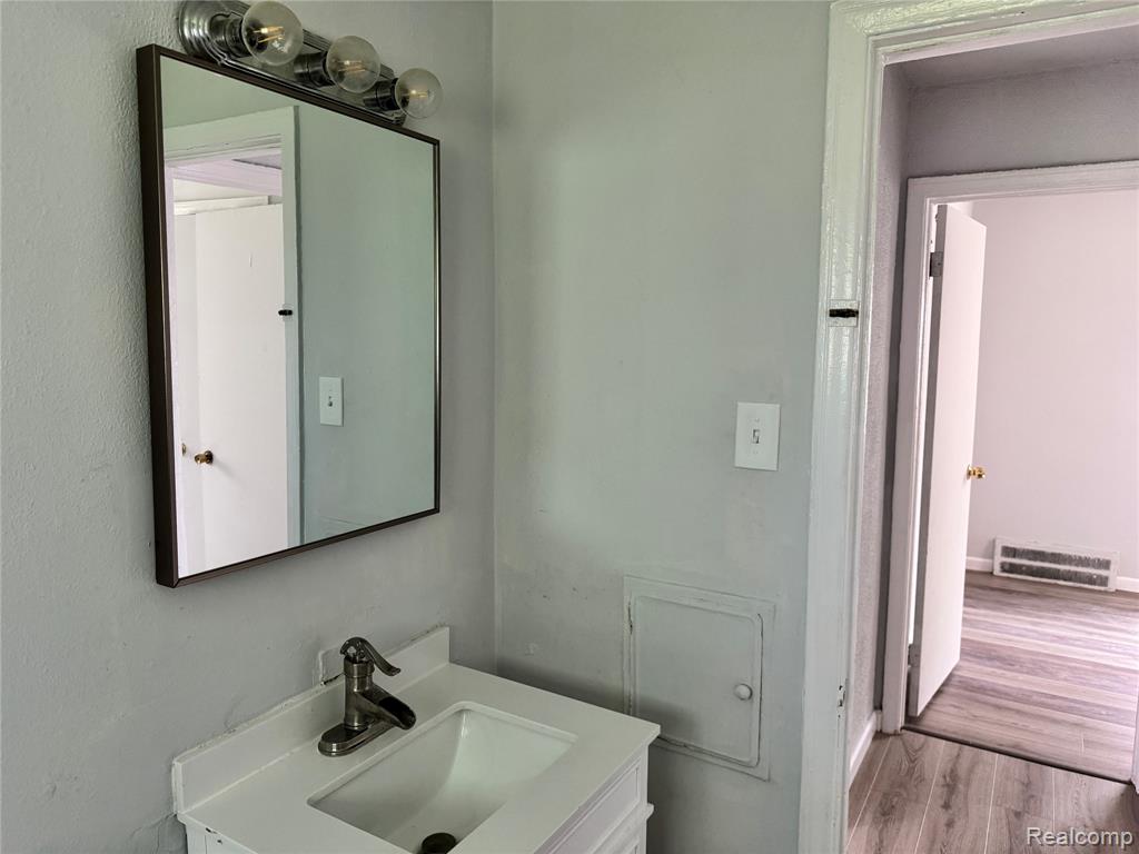 9425 Marlowe, Detroit, MI 48228 — Photo 14