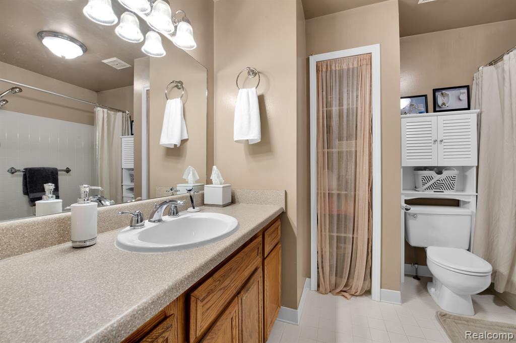 1529 DOVER Hill N, Walled Lake, MI 48390 — Photo 9