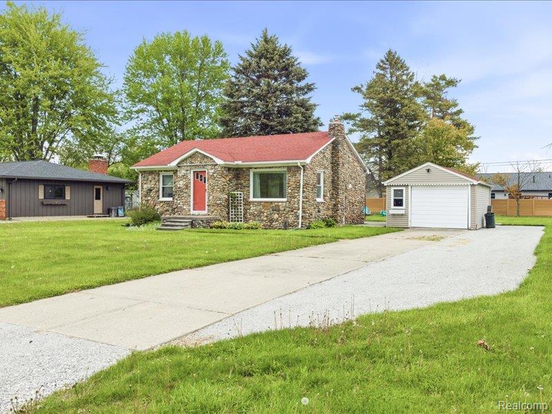 87 Connecticut Avenue, Marysville, MI 48040 — Photo 2