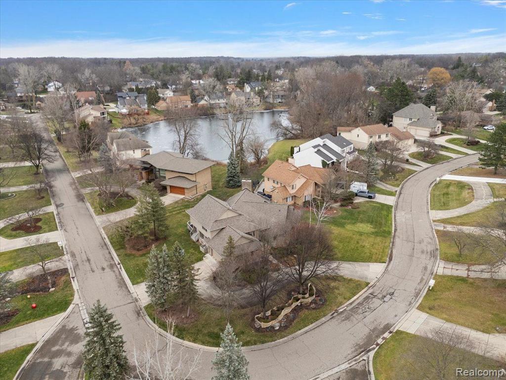 5385 POND BLUFF Drive, West Bloomfield, MI 48323 — Photo 95