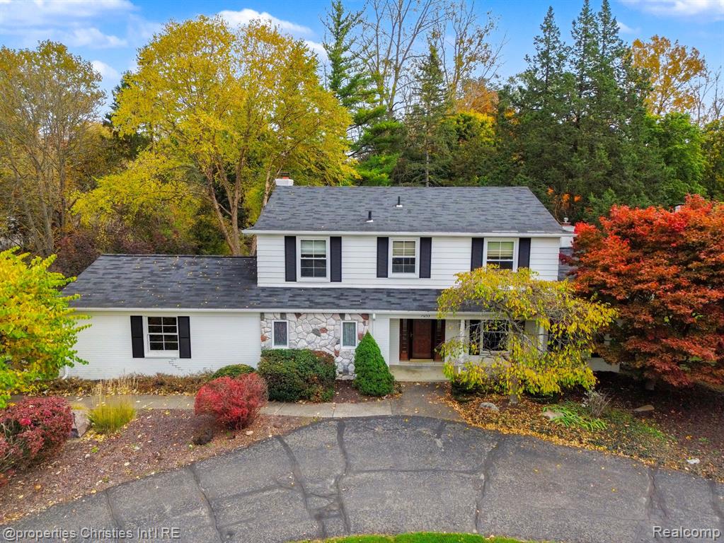7053 Lindenmere Drive, Bloomfield Hills, MI 48301