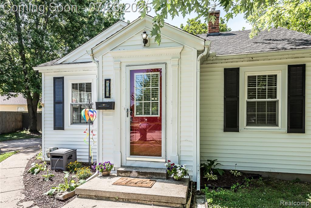 719 Spring Street, Howell, MI 48843 — Photo 2