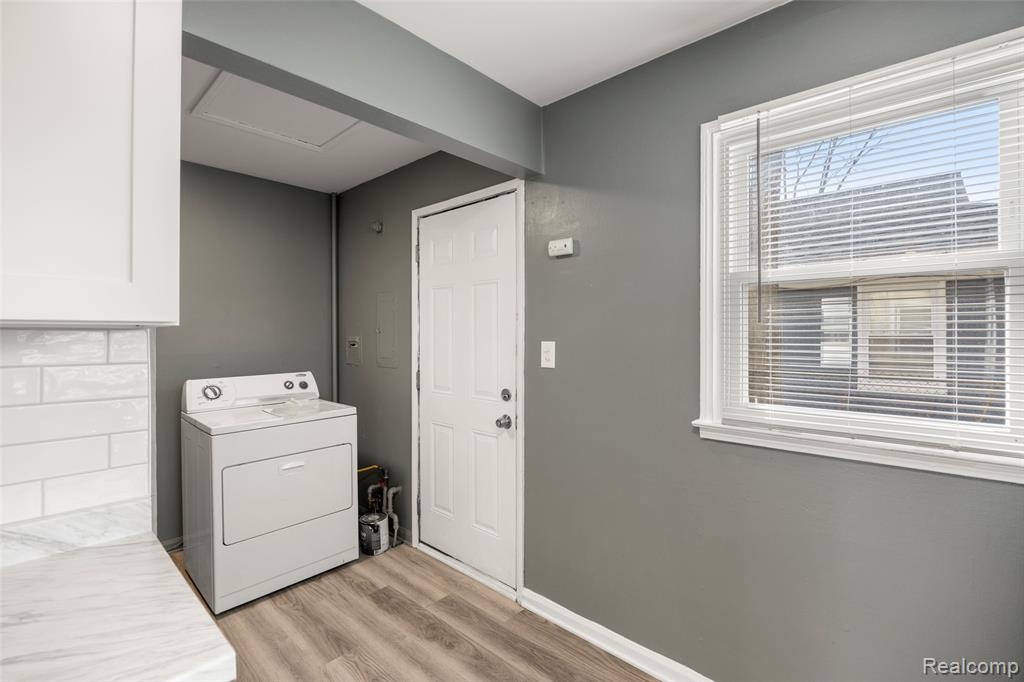 10101 Albany Street, Oak Park, MI 48237 — Photo 8