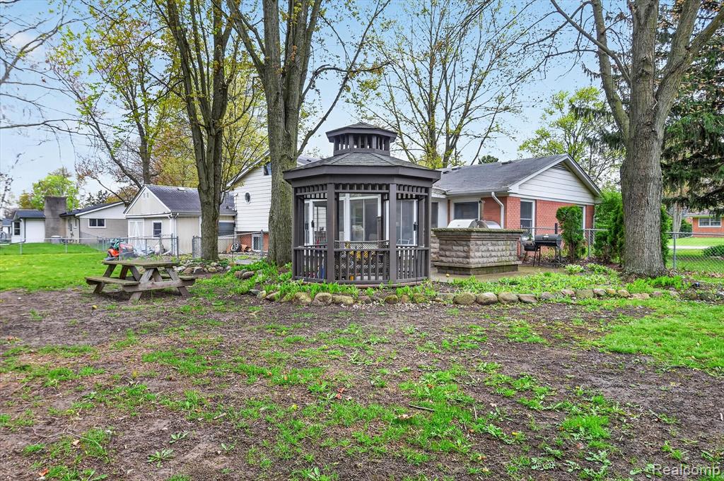 73666 Floral Street, Armada, MI — Photo 45