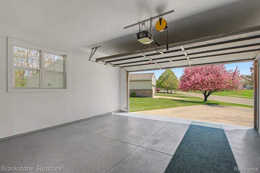 12465 Pagels Drive, 22, Grand Blanc, MI 48439 — Photo 44