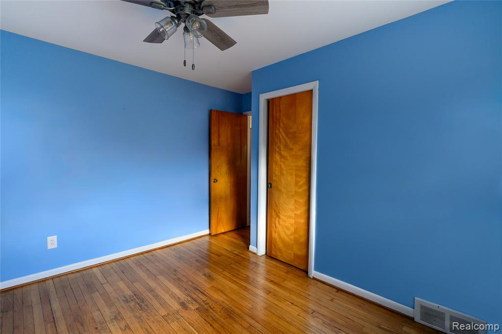 23776 Vassar Avenue, Hazel Park, MI 48030 — Photo 17