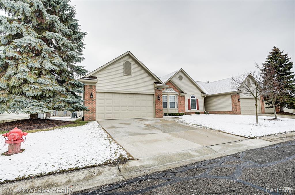 458 N Oak Drive, Commerce Twp, MI 48390 — Photo 3