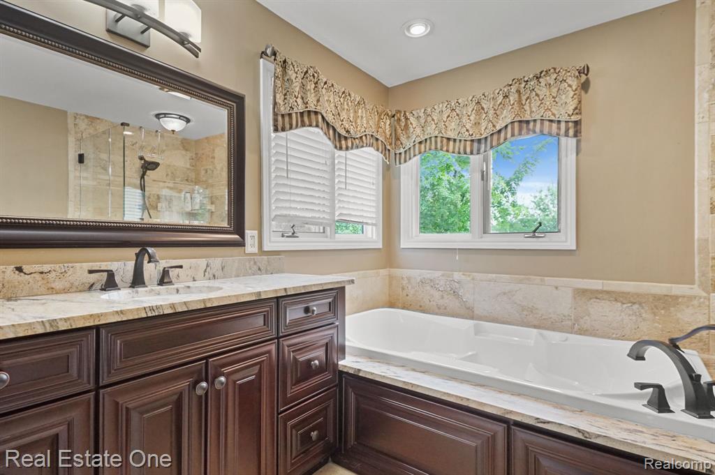 56916 Saint Andrews Drive, Macomb, MI 48042 — Photo 25