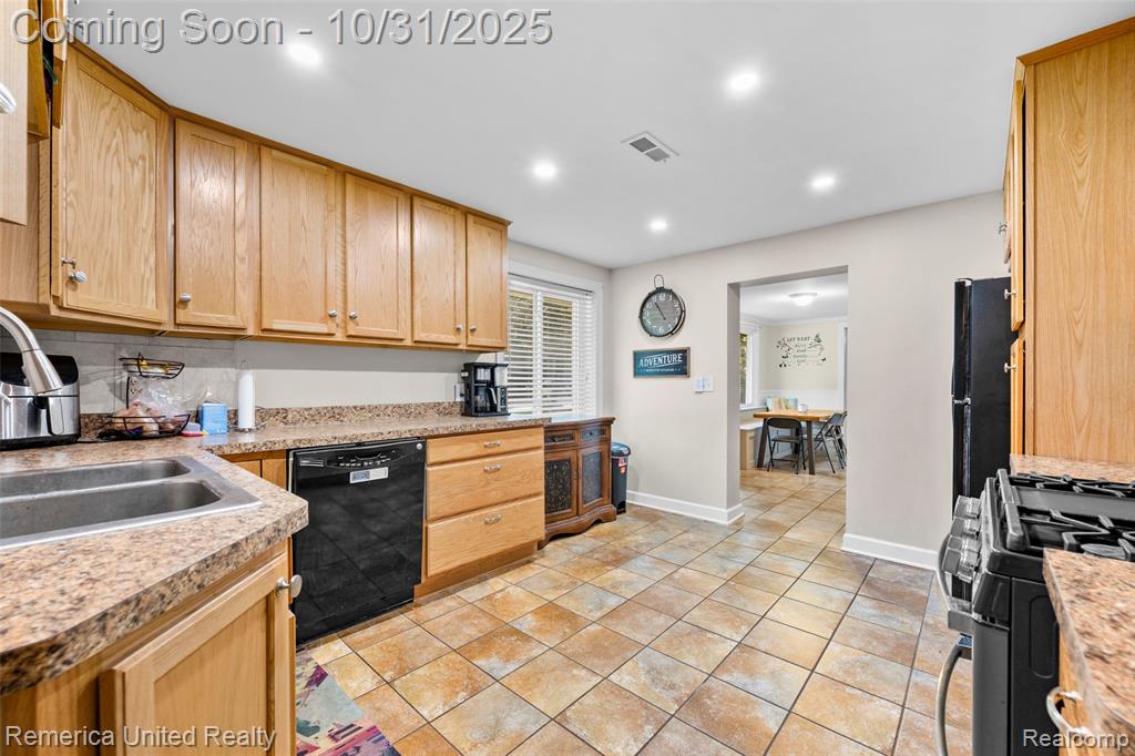 617 Shaw Court, Milford, MI 48380 — Photo 15