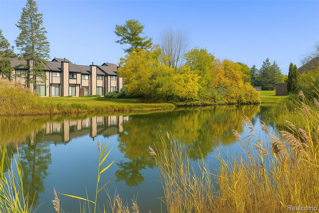 6265 Potomac Circle, West Bloomfield, MI — Photo 3