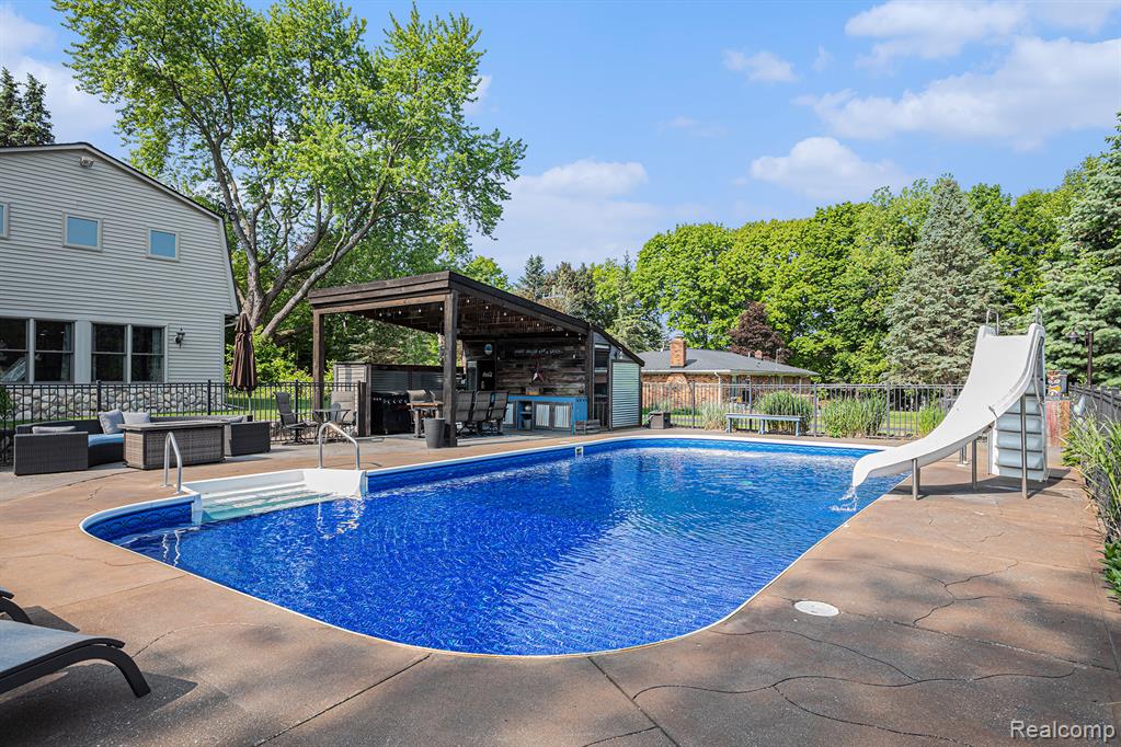 6080 Waldon Road, Clarkston, MI — Photo 2