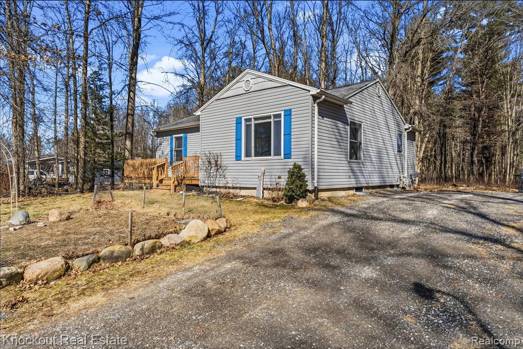10277 Elms Road, Birch Run, MI 48415 — Photo 2