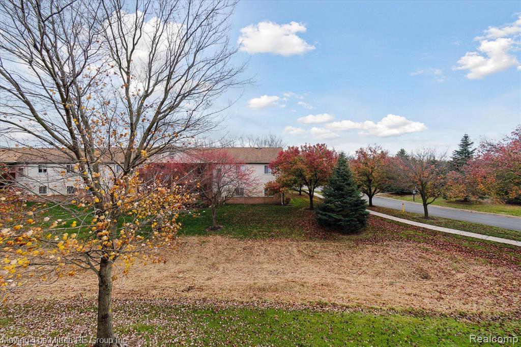 9755 WILDFLOWER, Belleville, MI 48111 — Photo 31