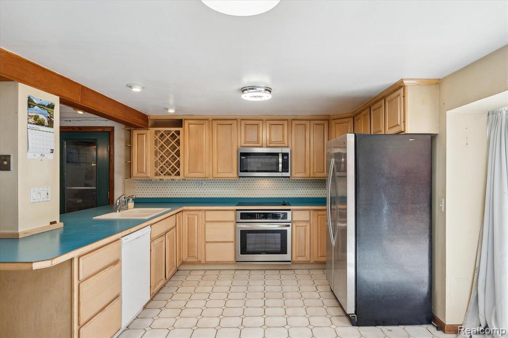 7870 N MERIDIAN Road, Jackson, MI 49201 — Photo 18