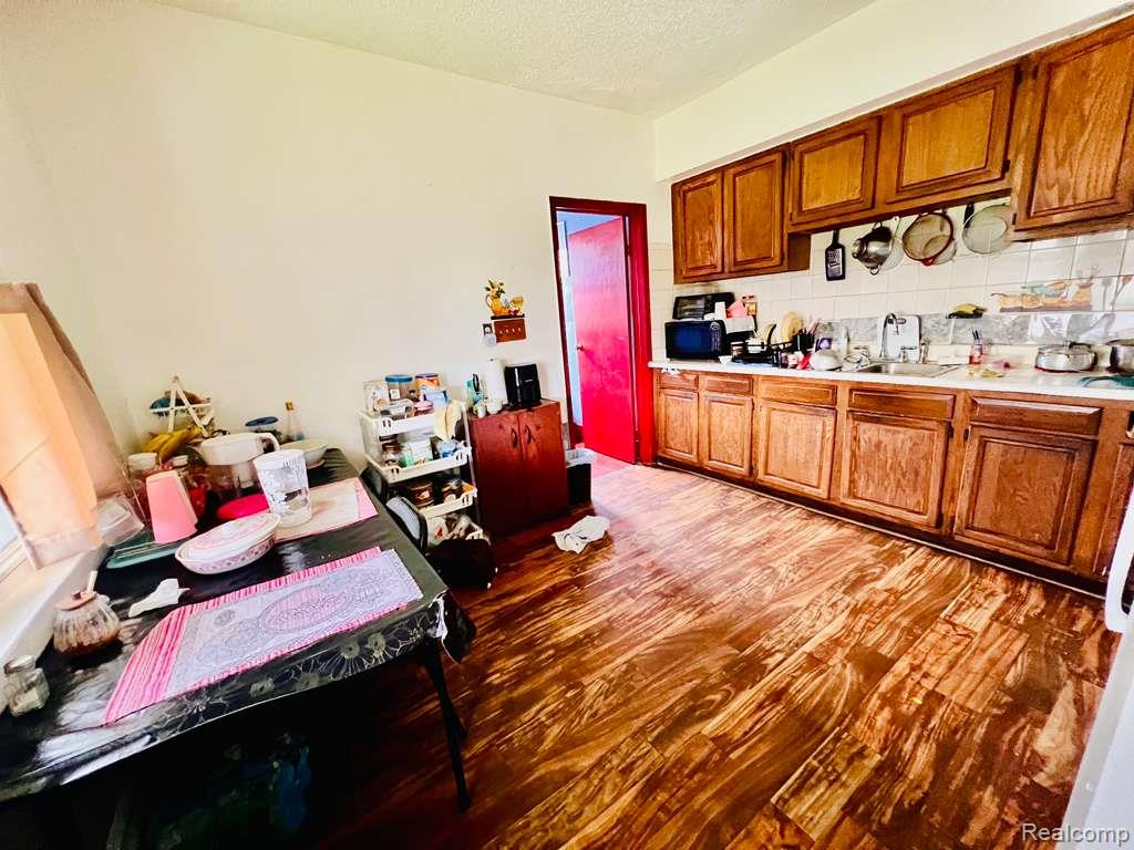 3215 Evaline Street, Hamtramck, MI 48212 — Photo 36