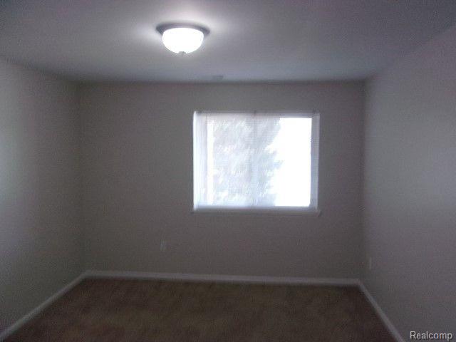 866 AMANDA Lane, Pontiac, MI 48340 — Photo 6