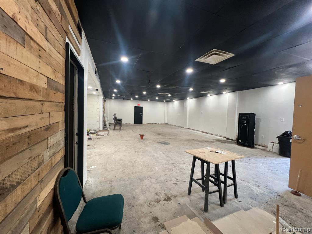 13837 Conant Street, Hamtramck, MI, 48212