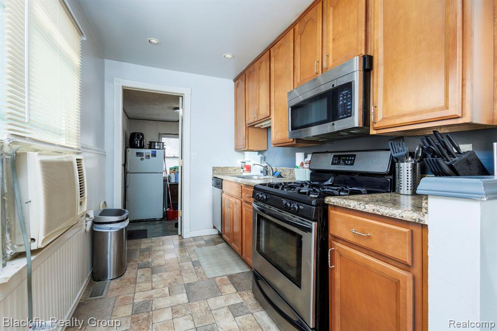 8441 Fisher Avenue, Warren, MI 48089 — Photo 6