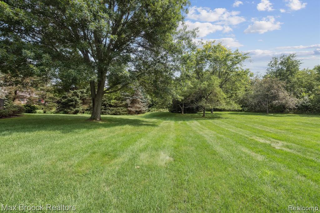 8936 Salem Farms Drive, South Lyon, MI 48178 — Photo 8