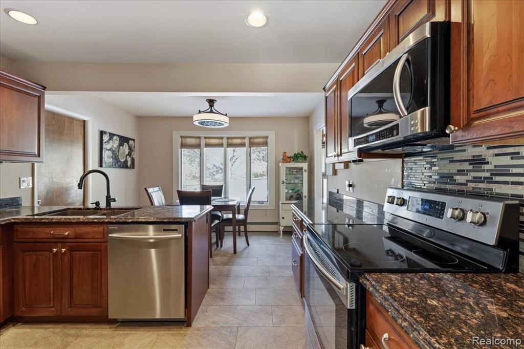 6579 Balmoral Terrace, Clarkston, MI — Photo 13
