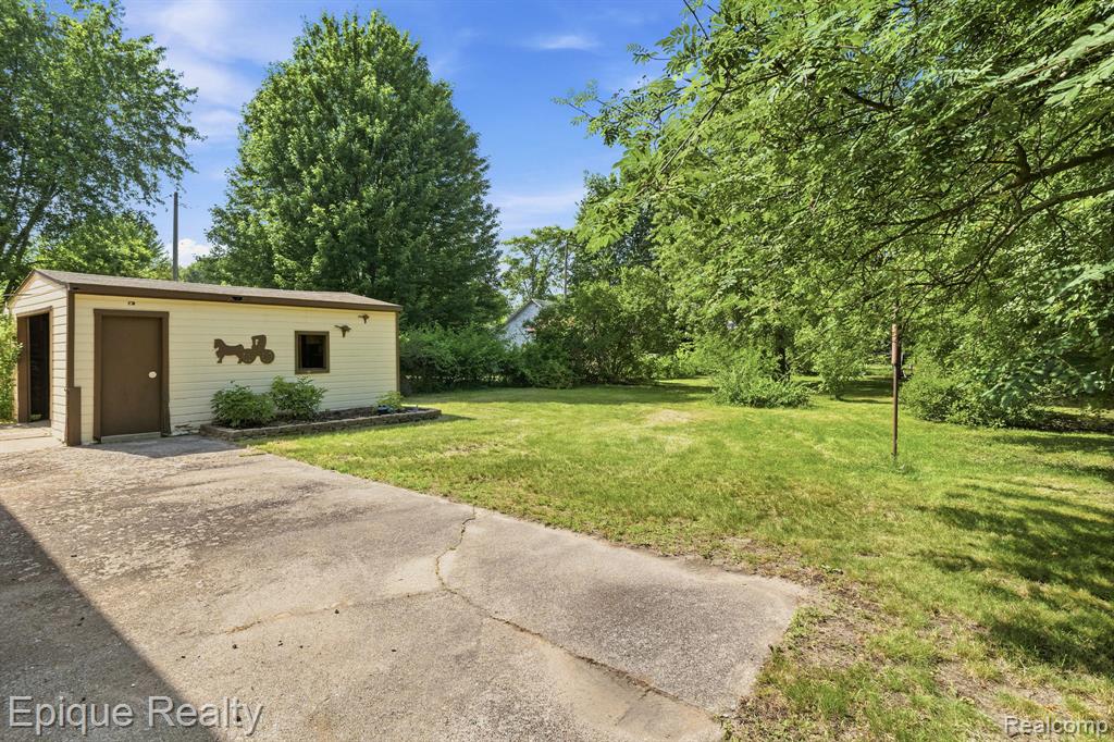 819 Tunnel Street, Port Huron, MI 48060 — Photo 25