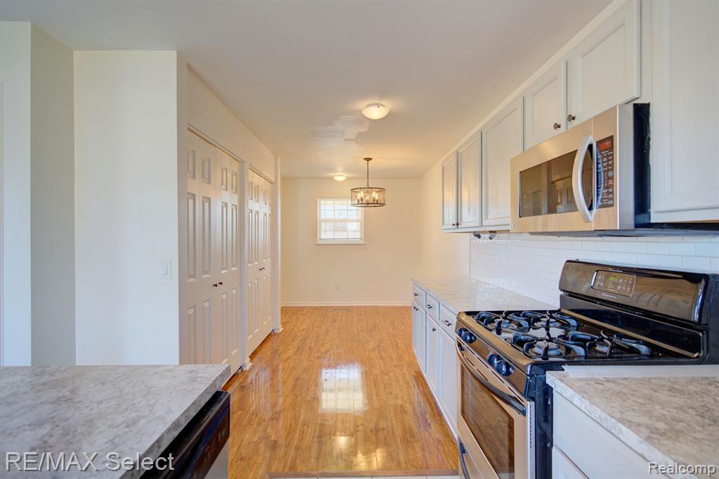 8056 LARK Lane, Grand Blanc, MI 48439 — Photo 13