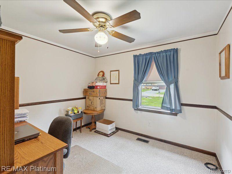 2338 ROSELAWN Street, Wolverine Lake, MI 48390 — Photo 9