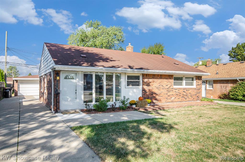 18582 Hamann Street, Riverview, MI 48193 — front exterior