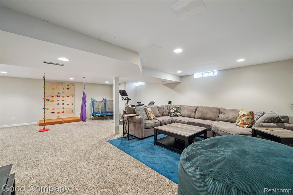 3370 INDIANDALE Drive, Orchard Lake Village, MI 48324 — Photo 45