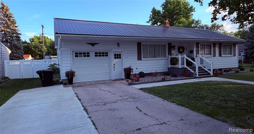 6760 Pine Street, Cass City, MI 48726 — Photo 2